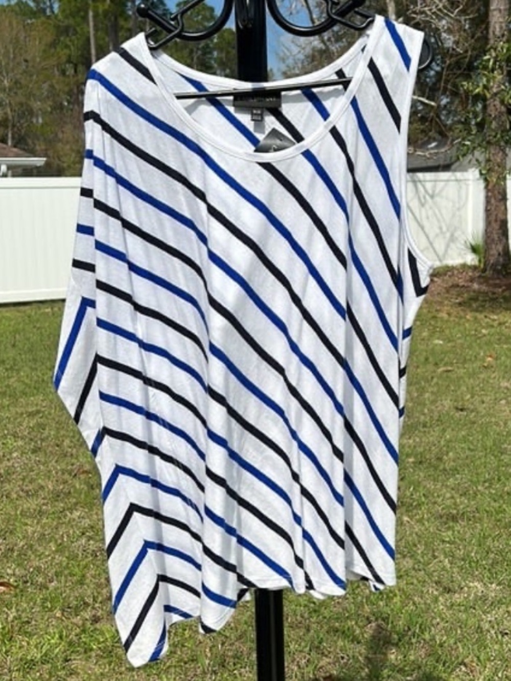 NWT size 18/20 Lane Bryant top